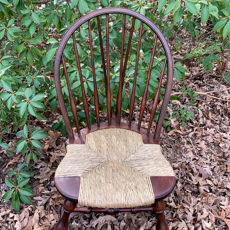Windsor chair with pre-twisted natural rush
